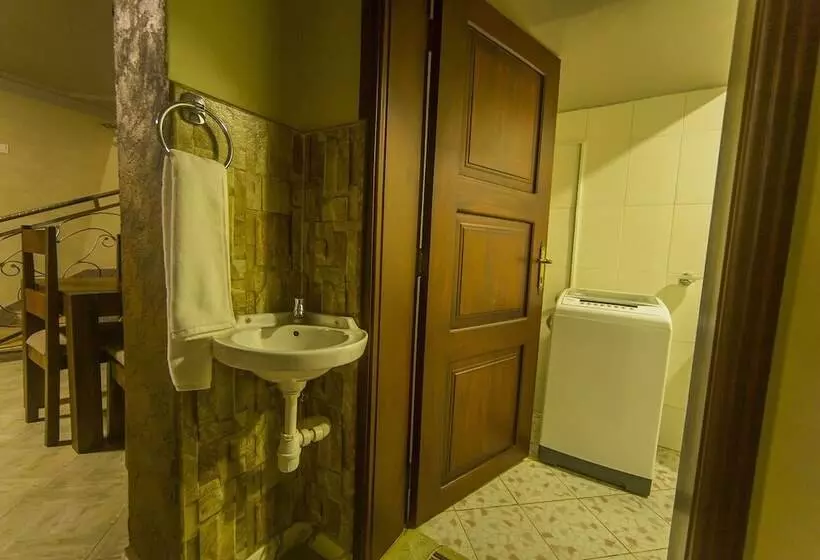 Victoria Breeze Hotel Apartment