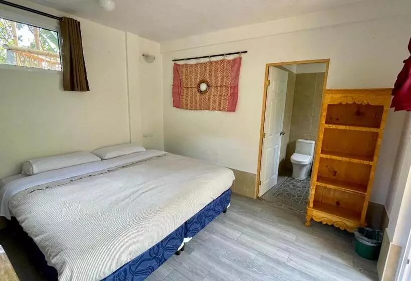 Ati Hostel & Beach Club