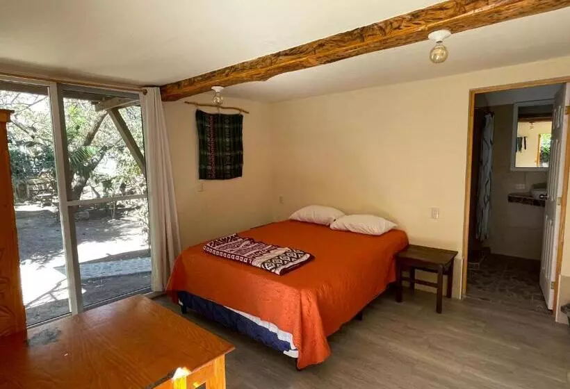 Ati Hostel & Beach Club