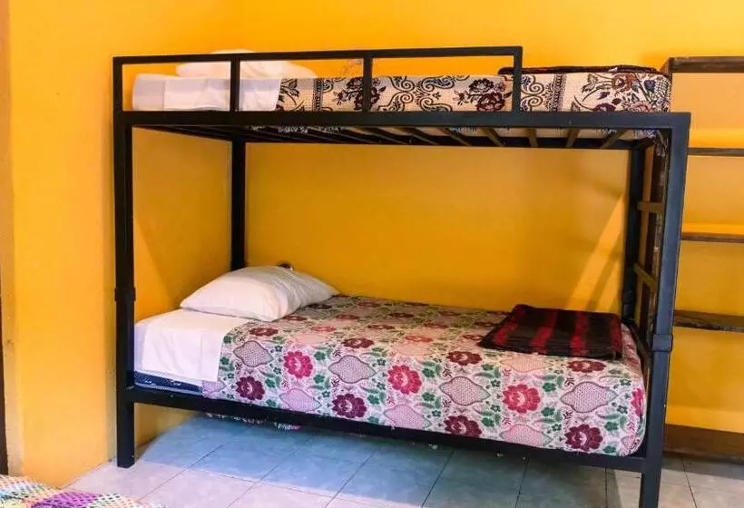 Ati Hostel & Beach Club