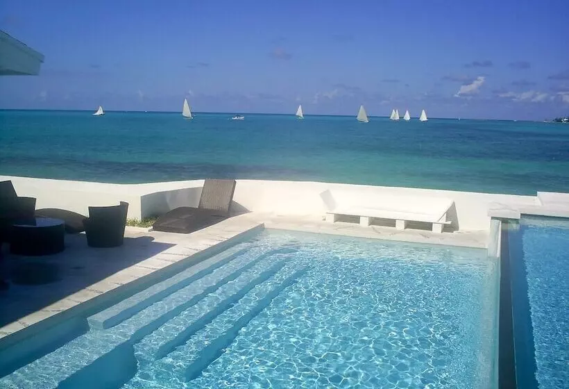 Art Retreat Bahamas   Hostel