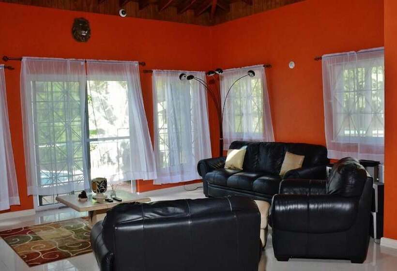 Bed & Breakfast Slice Of Heaven