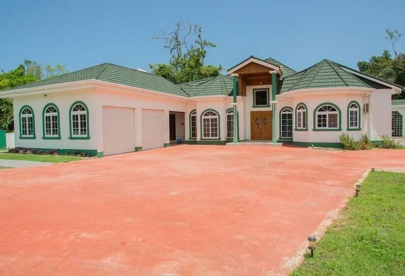 Bed & Breakfast Slice Of Heaven