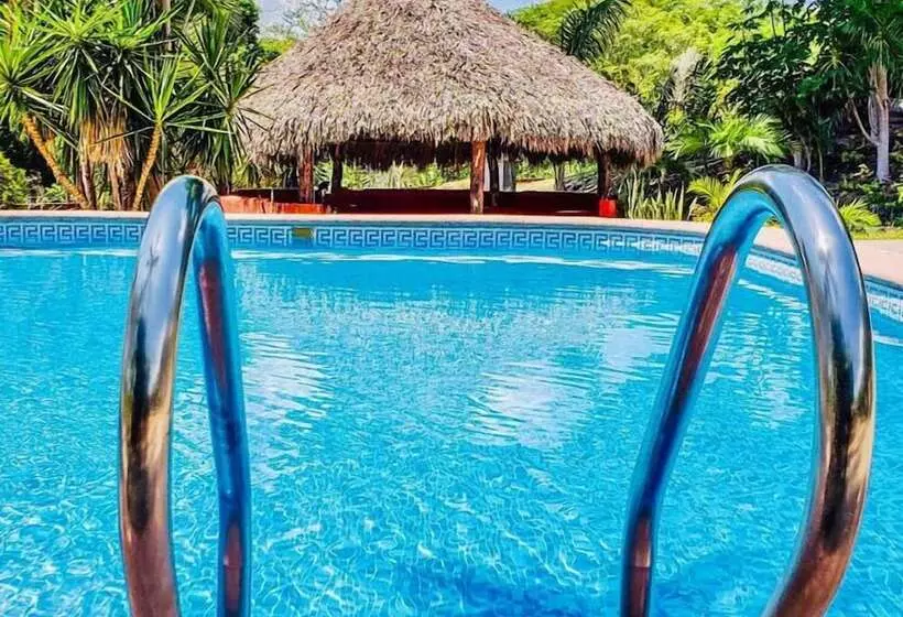 ホテル Cabañas El Potrero