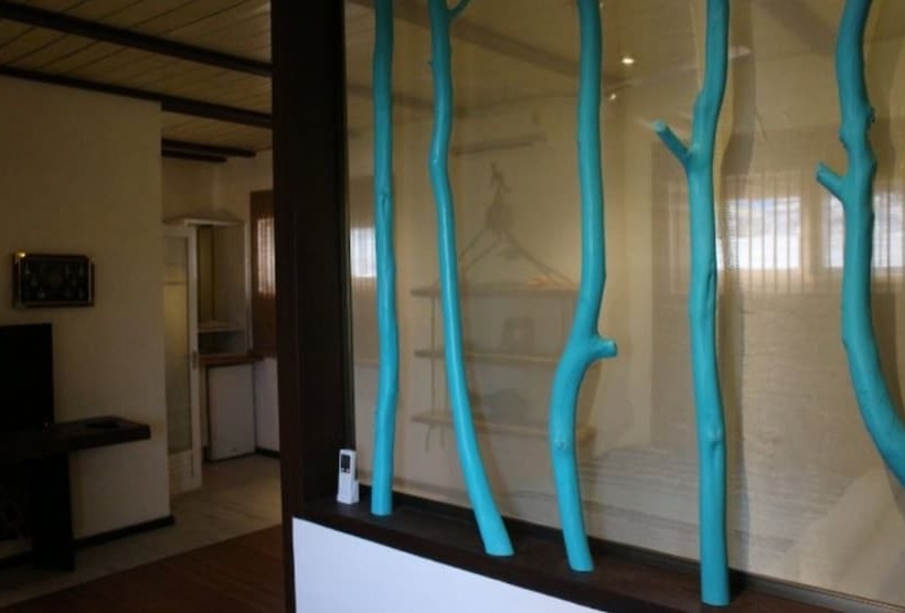 פנסיון Tom S Garden