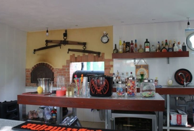 פנסיון Tom S Garden