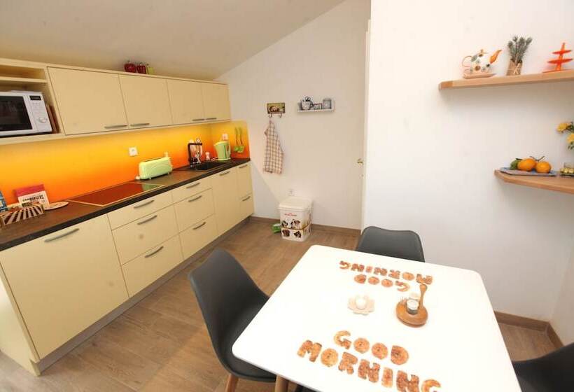 پانسیون Villa Salamander