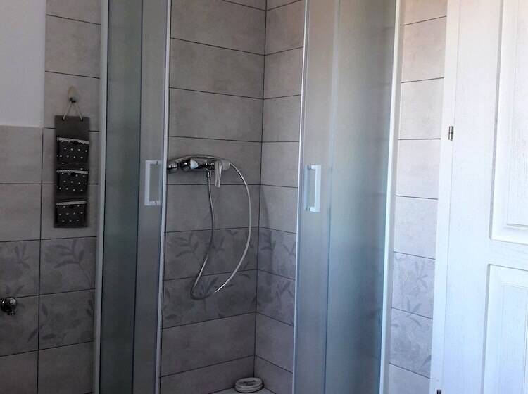 پانسیون Villa Salamander