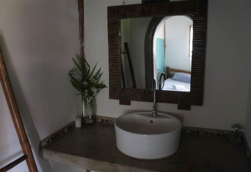 پانسیون Wild Waves Surf House