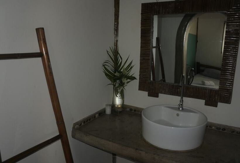 پانسیون Wild Waves Surf House