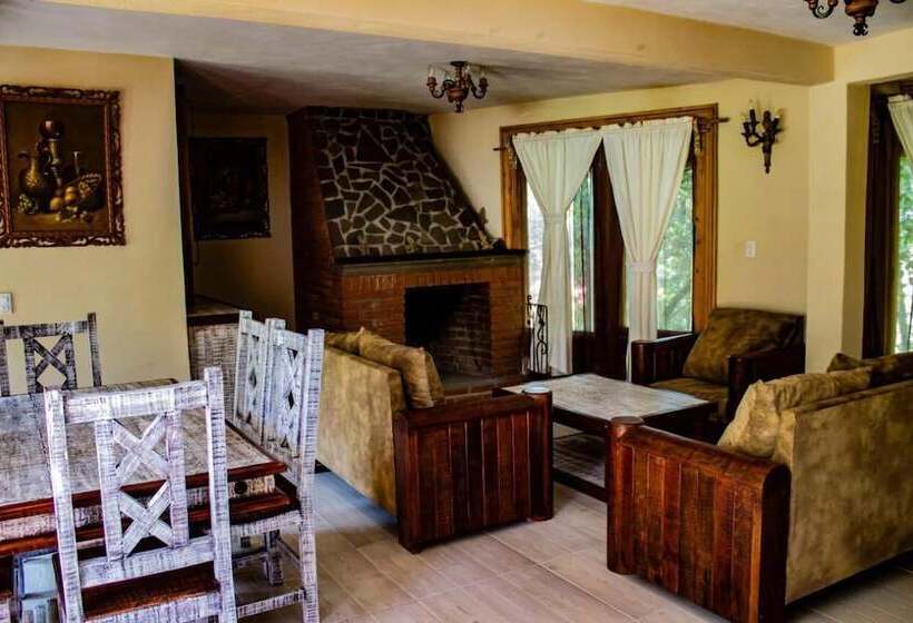 リゾートホテル La Cabaña Del León