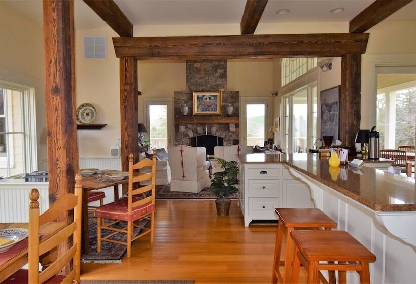 مبيت وإفطار Cedar Spring Inn & Spa