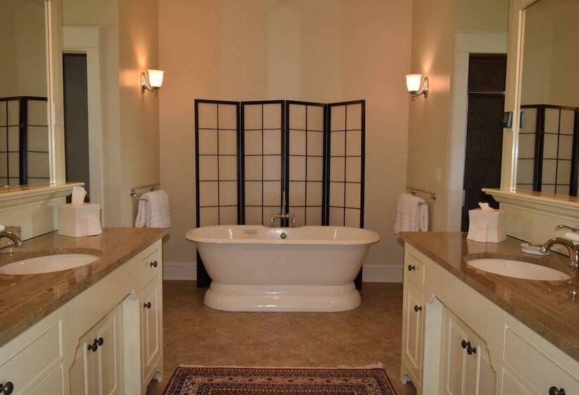 مبيت وإفطار Cedar Spring Inn & Spa