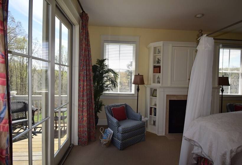 مبيت وإفطار Cedar Spring Inn & Spa