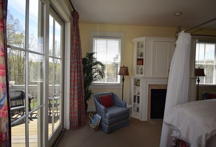 مبيت وإفطار Cedar Spring Inn & Spa