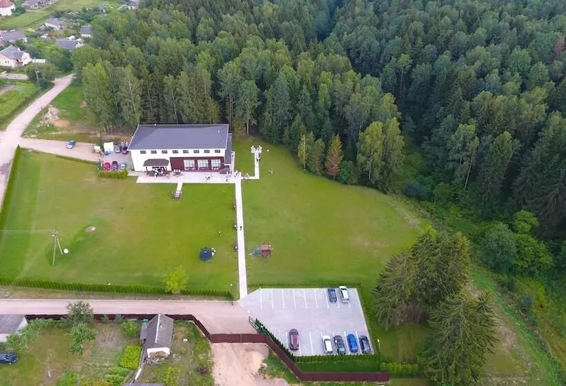 تختخواب و صبحانه Royal Hall