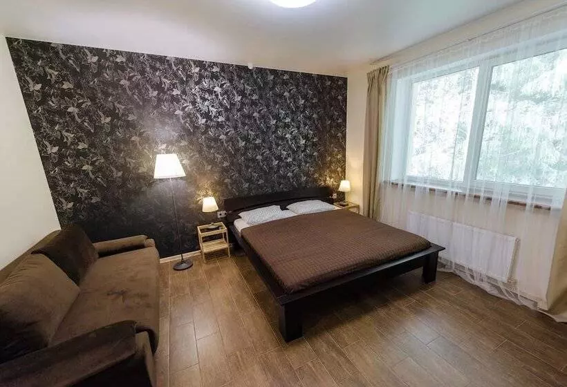 تختخواب و صبحانه Royal Hall