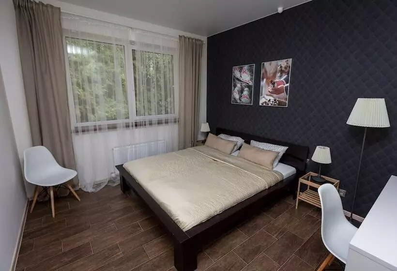 تختخواب و صبحانه Royal Hall