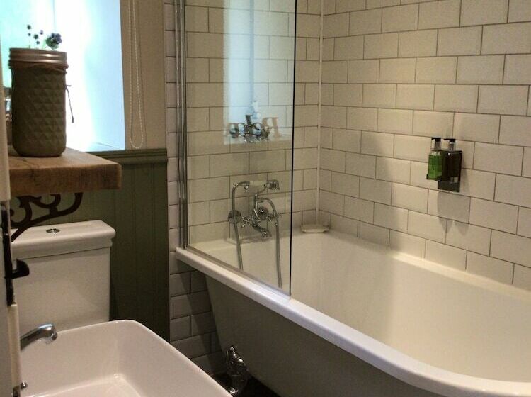 Bridgend House B & B