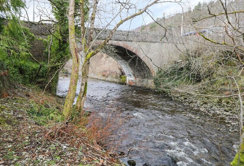 Bridgend House B & B