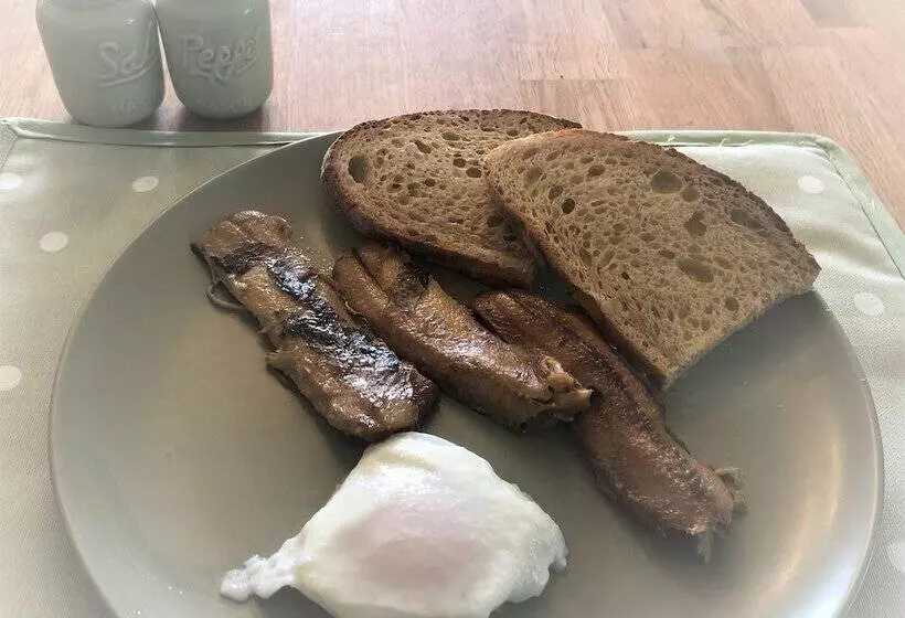 Bridgend House B & B