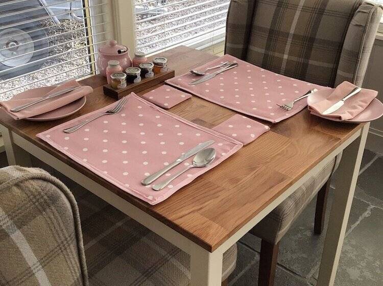 Bridgend House B & B