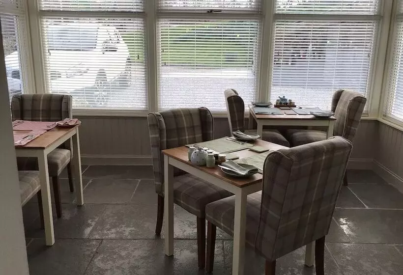 Bridgend House B & B