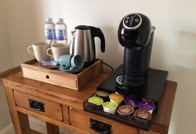 Bridgend House B & B