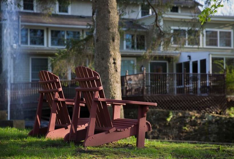 Genesee Country Inn B&b