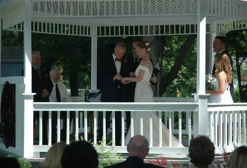 Genesee Country Inn B&b