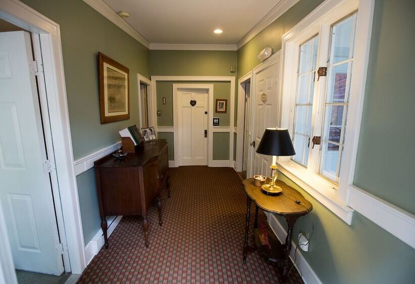 Genesee Country Inn B&b