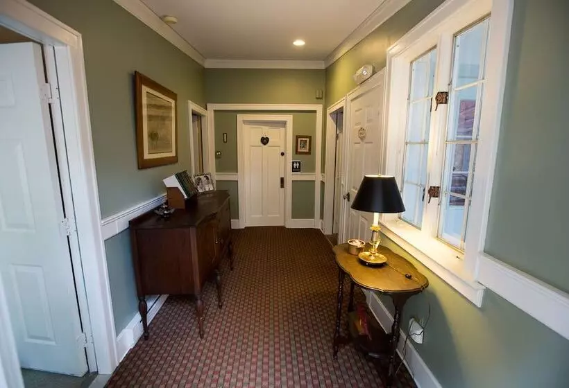 Genesee Country Inn B&b