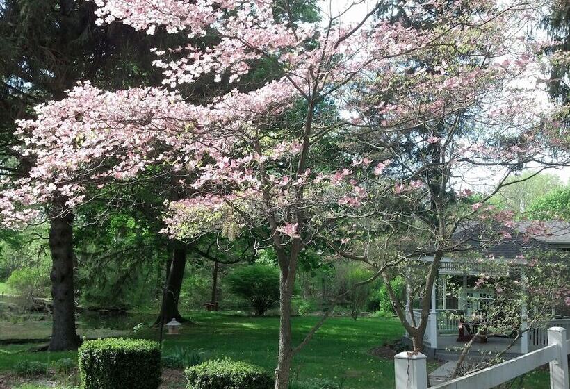 Genesee Country Inn B&b