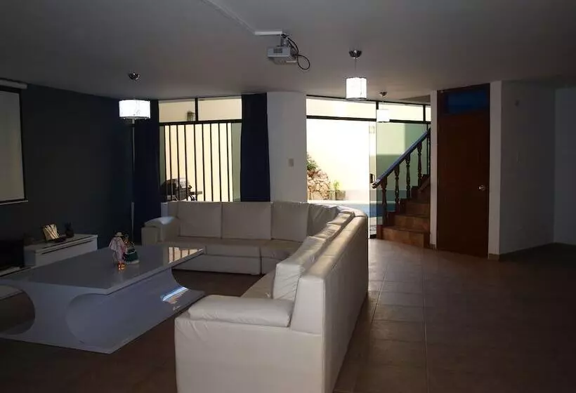 Hostal Isis