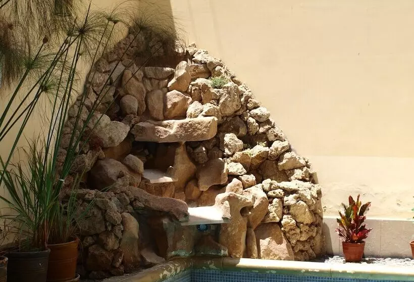 Hostal Isis