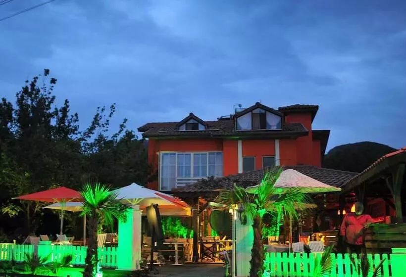 Hotelli Adasu Pansiyon