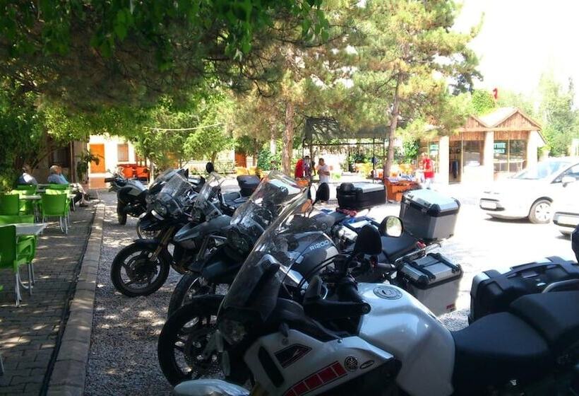 בית מלון כפרי Asikoglu