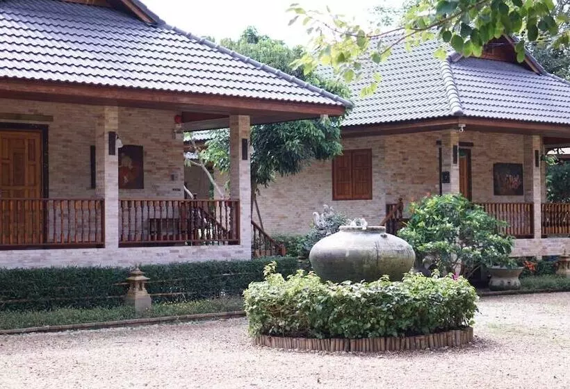 Hotelli Baan Ta Auan Resort