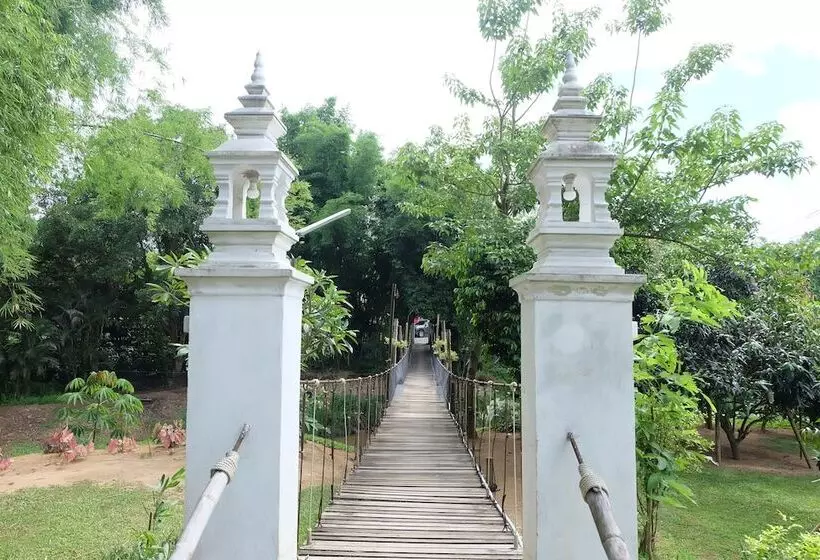 Hotelli Baan Ta Auan Resort