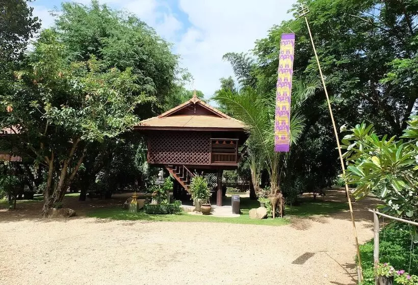 Hotelli Baan Ta Auan Resort