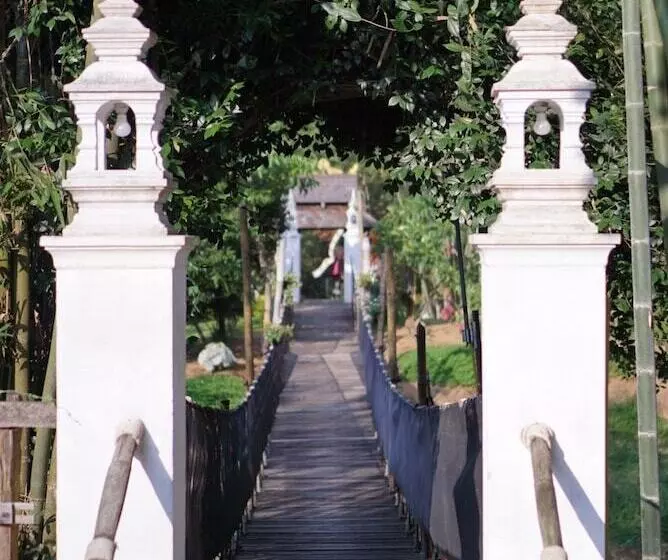 Hotelli Baan Ta Auan Resort