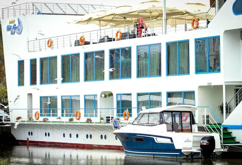 Отель Bella Marina