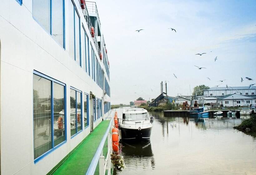 Отель Bella Marina