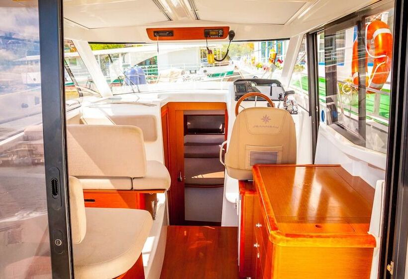 Отель Bella Marina