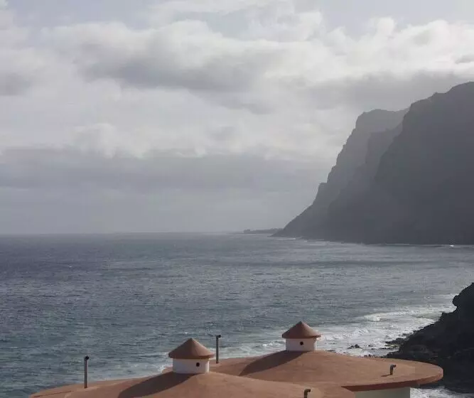 هتل Questel Bronq