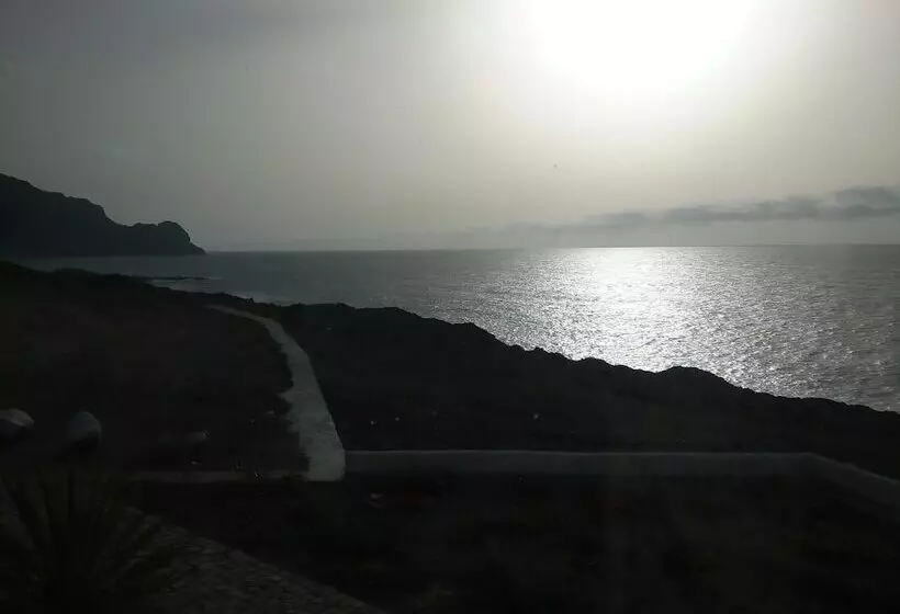 هتل Questel Bronq