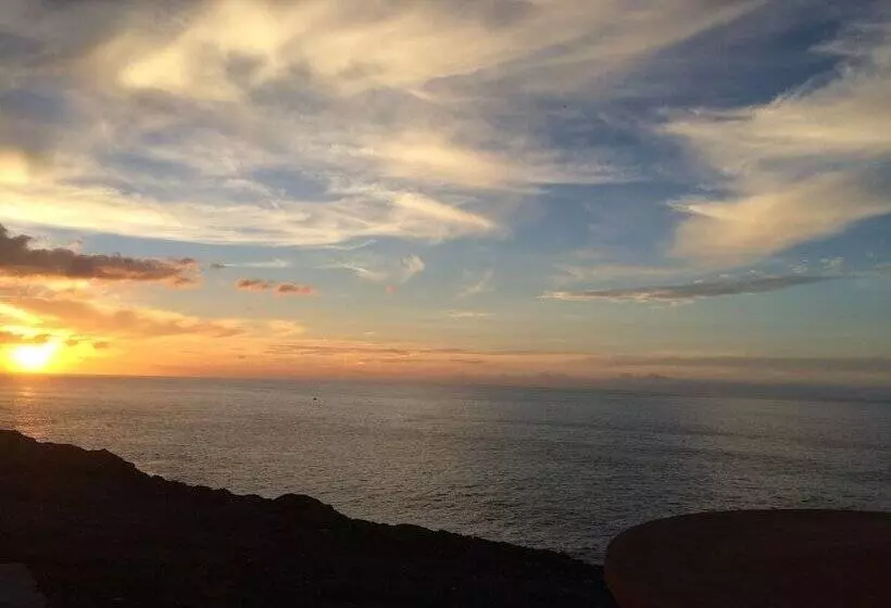 هتل Questel Bronq