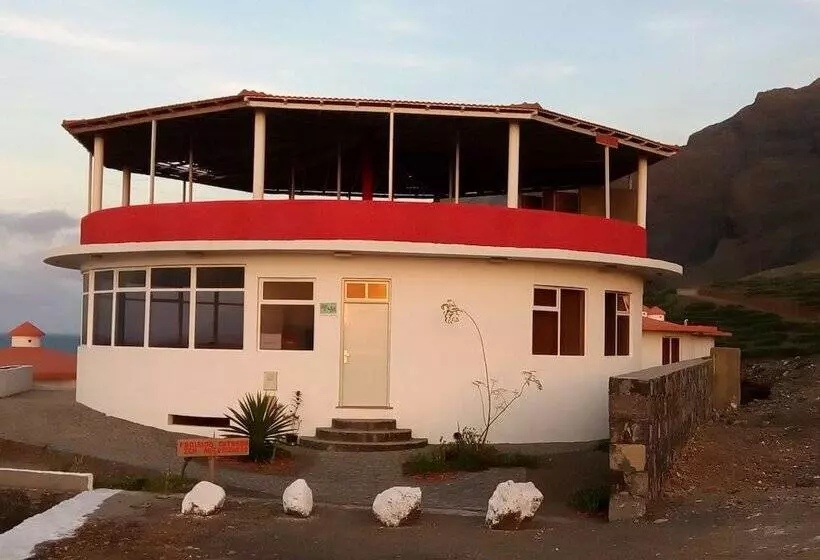 هتل Questel Bronq