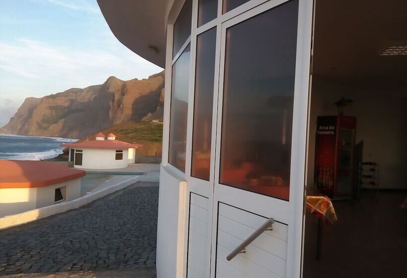 هتل Questel Bronq