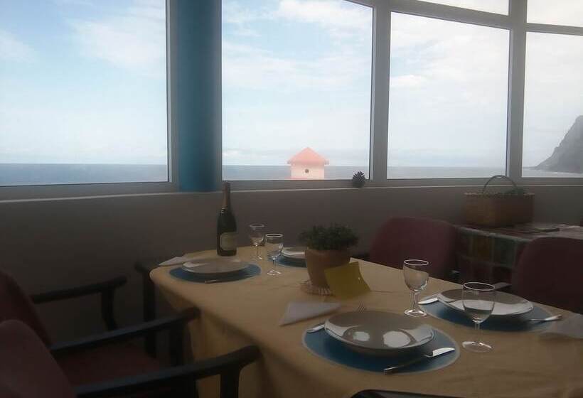 هتل Questel Bronq